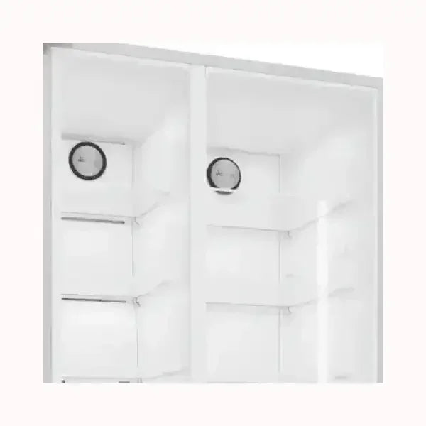 Interno bianco del Beko Frigo con ripiani e termostati visibili per una conservazione ottimale