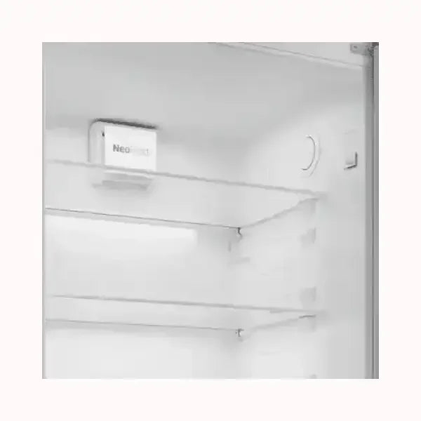 Interno di frigorifero BEKO con ripiani trasparenti e sistema di raffreddamento Neo Frost
