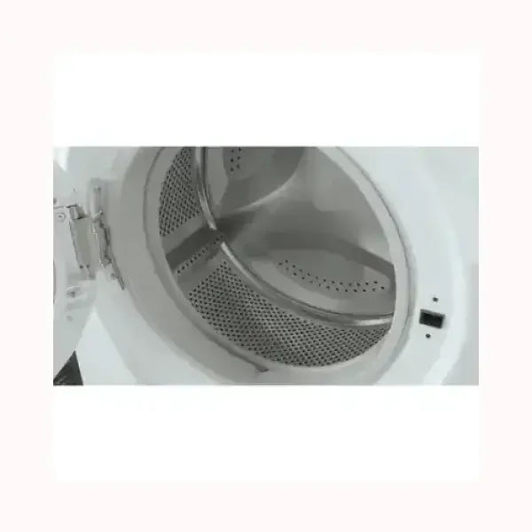 Interno della Hotpoint lavatrice con cestello in acciaio inox per lavaggi efficaci