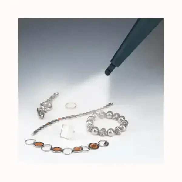 Aspirapolveri POLTI con ugello di precisione per pulire gioielli delicati come braccialetti e anelli