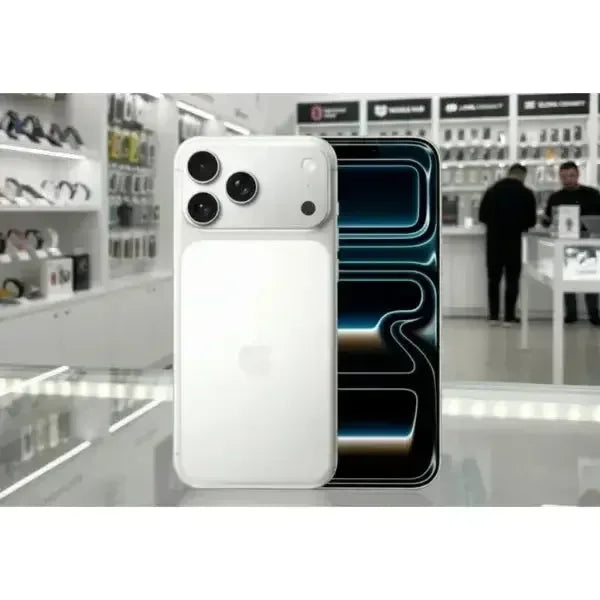 Apple iPhone 17 Pro Max in bianco con design elegante e camera avanzata