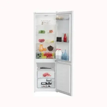 Frigorifero Beko bianco con porte aperte che mostrano ripiani e comparti interni ben organizzati