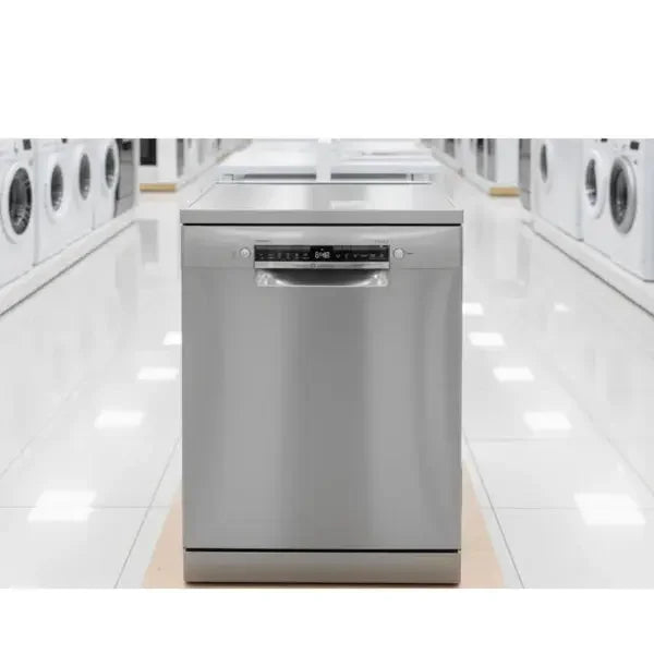 Lavastoviglie BOSCH in acciaio inox con pannello di controllo intuitivo per una pulizia efficace