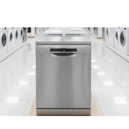 Lavastoviglie BOSCH in acciaio inox con pannello di controllo intuitivo per una pulizia efficace