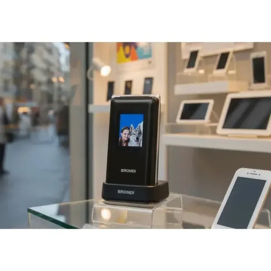 Telefono cellulare per anziani Brondi con display grande e funzionalità semplici in esposizione