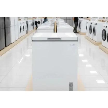 Congelatore a Pozzetto Comfee in bianco, ideale per congelare alimenti e ottimizzare lo spazio