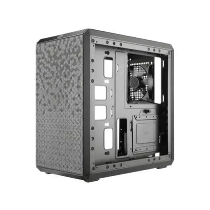 Case Cooler Master con design elegante e spazio per un efficiente raffreddamento interno