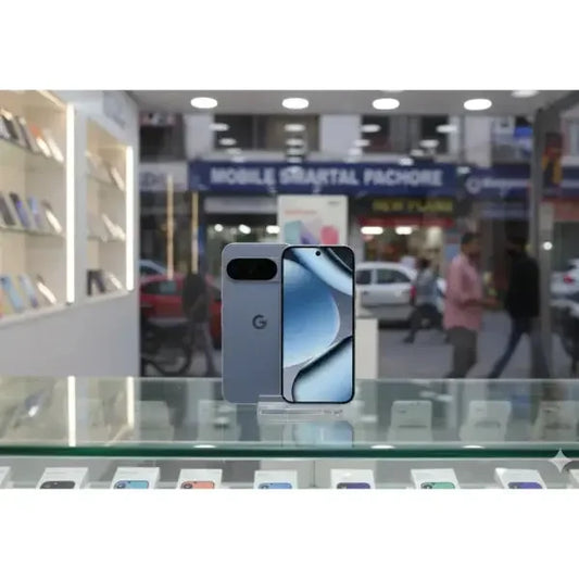 Smartphone Google Pixel 10 Pro con schermo touch e design elegante in vetrina