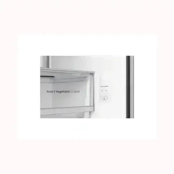 Dettaglio cassetto per frutta e verdura del frigorifero HISENSE con design interno bianco