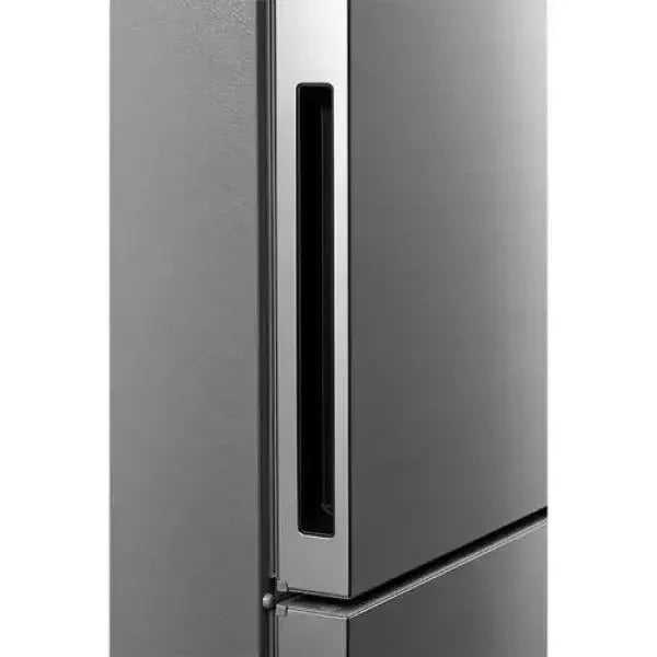 Dettaglio del MIDEA frigo combinato con finitura in acciaio inox e design moderno