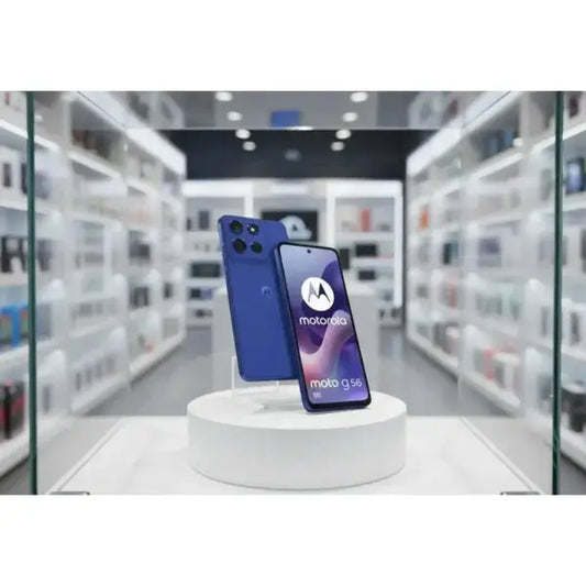 Smartphone Motorola Moto G56 in blu con display vivace, esposto in negozio di elettronica