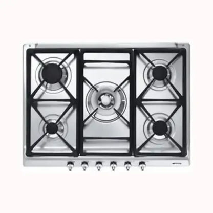 Piano cottura SMEG in acciaio inox con cinque fuochi e manopole frontali per controllo facile