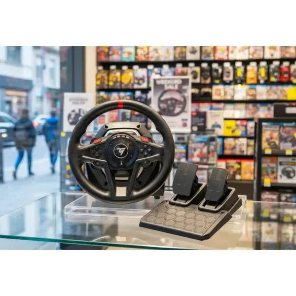 Volante Thrustmaster con pedali per giochi di corse, ideale per esperienze di guida immersive