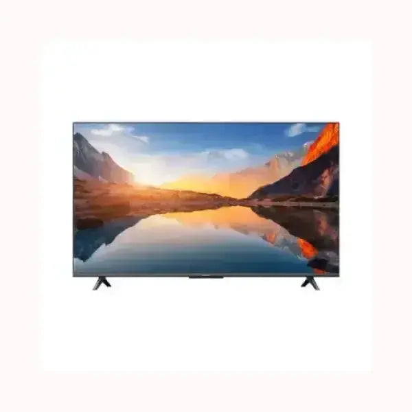 Televisore Xiaomi a schermo piatto con cornice sottile e supporti laterali mostra paesaggio riflesso sul lago